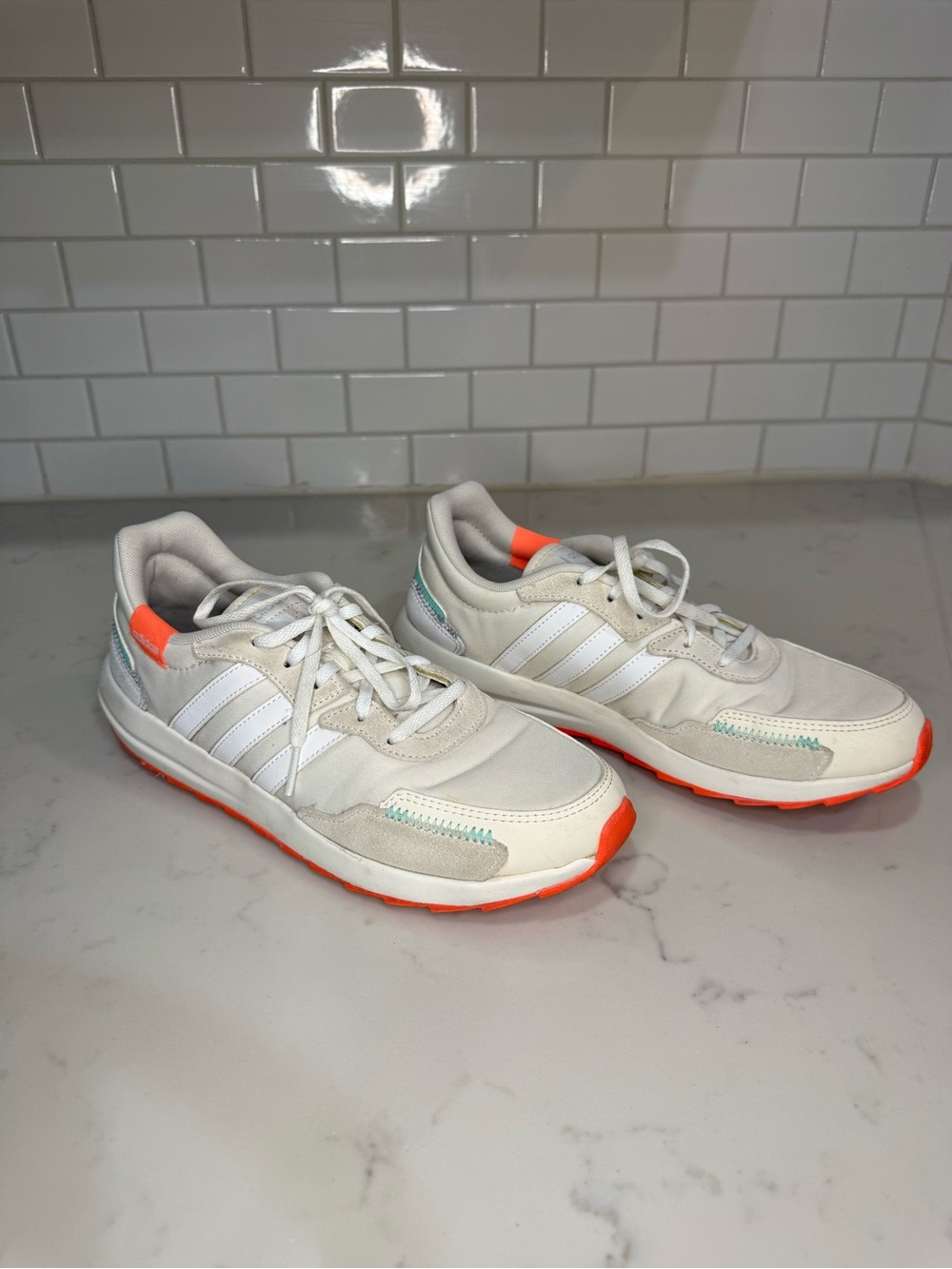 Adidas Retrorun White Signal Coral Women’s Sneakers size 8.5